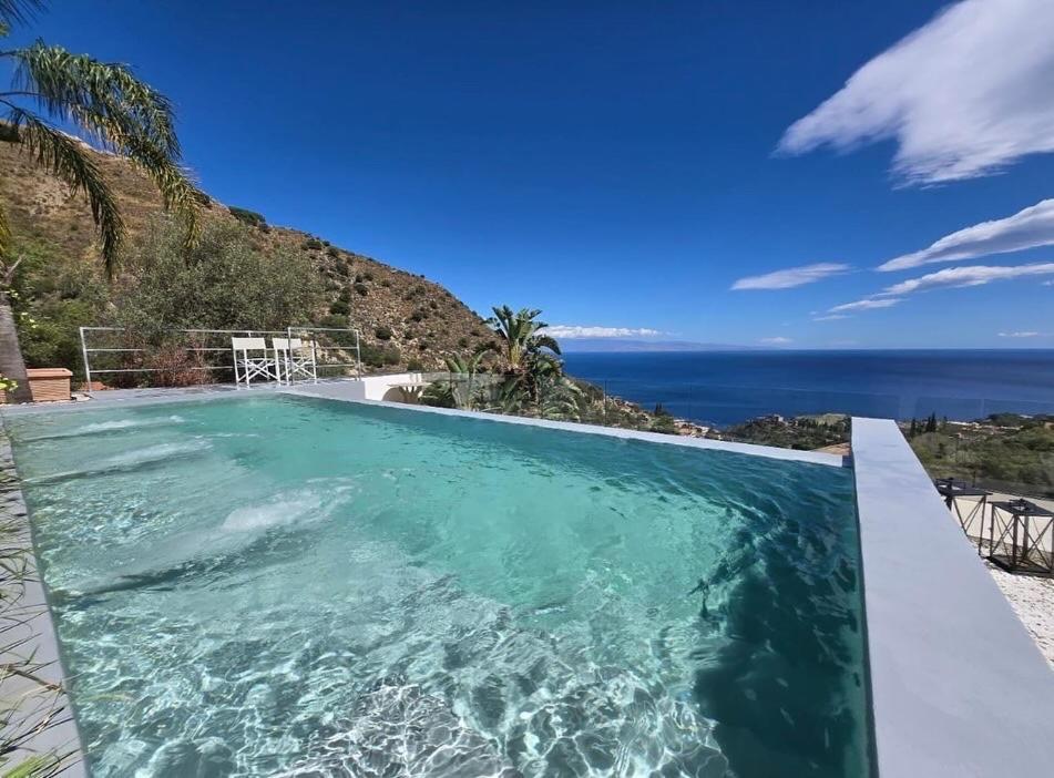 Suite Apartments Branco - Infinity Pool & Sea View - 5 Minuti Dal Centro Taormina Exterior foto